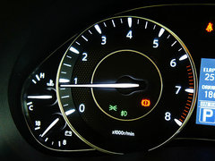 日产(进口) 途乐 5.6 AT