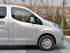 我叫“CDV” 试驾郑州日产NV200尊贵型